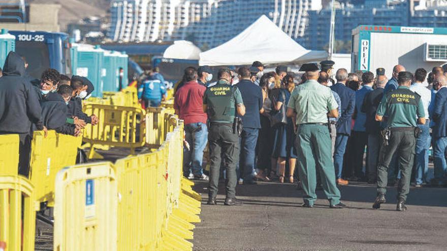 Escrivá urge a su Gobierno a que actúe ante otra crisis de los cayucos