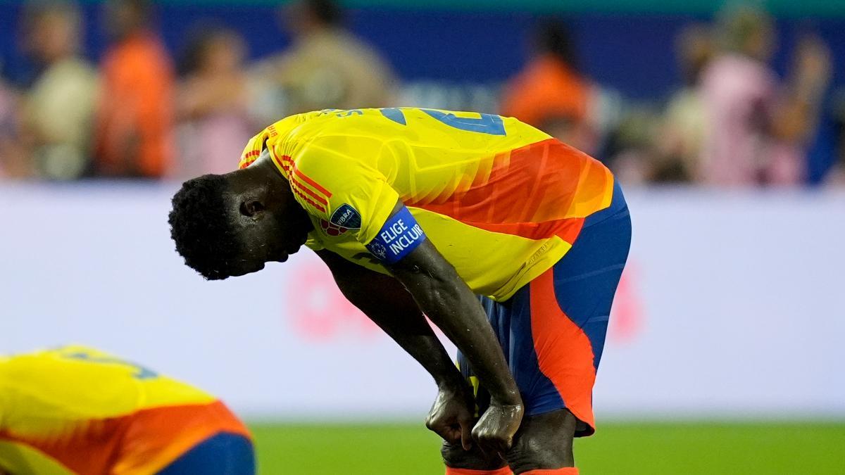 Dávinson Sánchez, triste tras perder la final de la Copa América