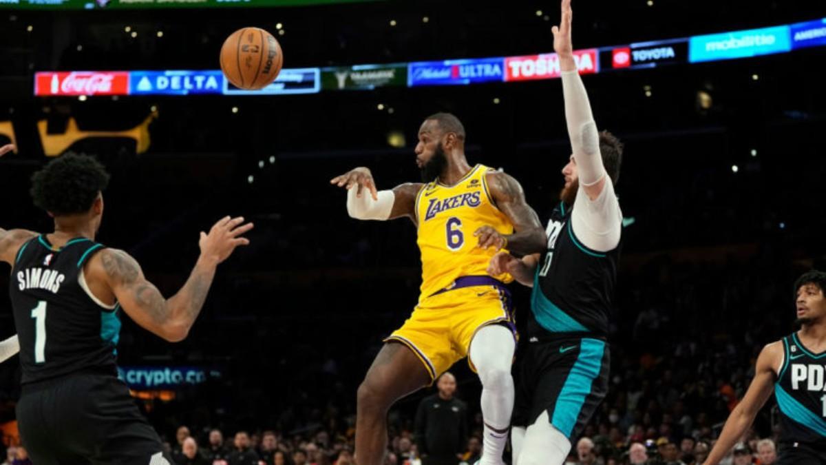 LeBron brilló ante Portland