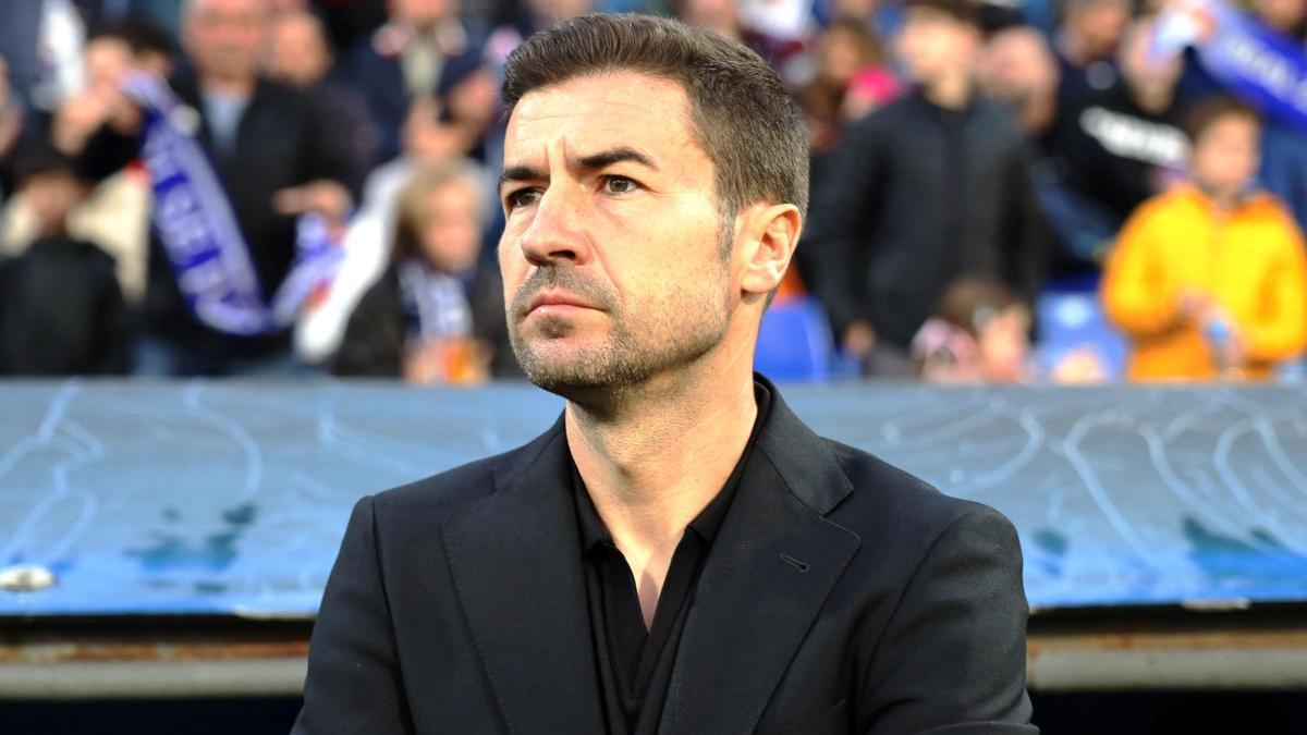 Gabi Fernández, en la banda de La Romareda en el partido frente al Cartagena.