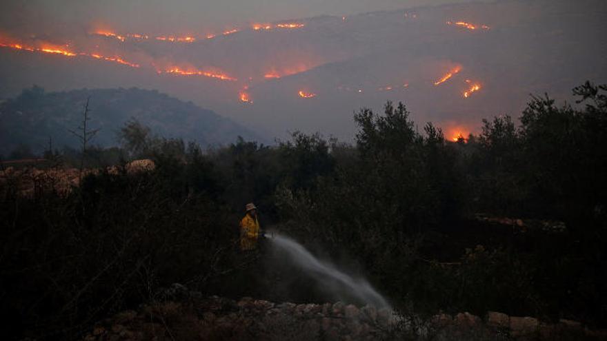 Israel traslada a 80.000 personas por los incendios forestales