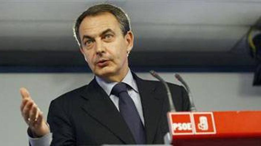 Zapatero anuncia el congreso del PSOE para la primera semana de febrero