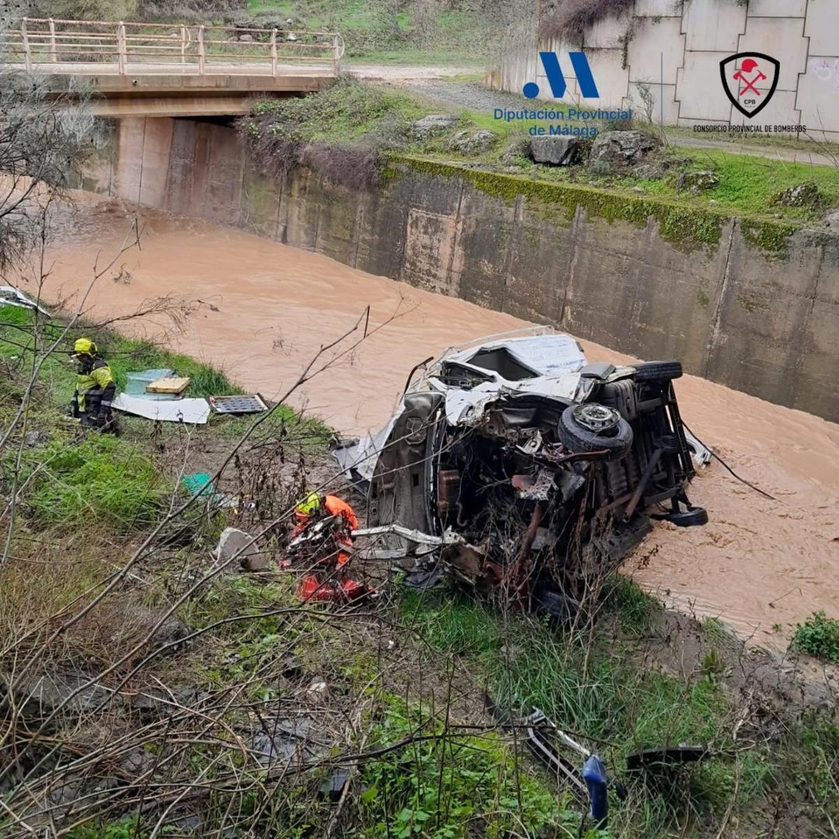 Intervención de Bomberos del Consorcio Provincial por un accidente de tráfico.