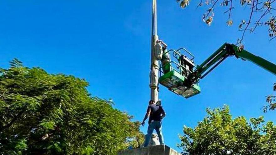 Instalación del cruceiro en Miami.   | // L.O.