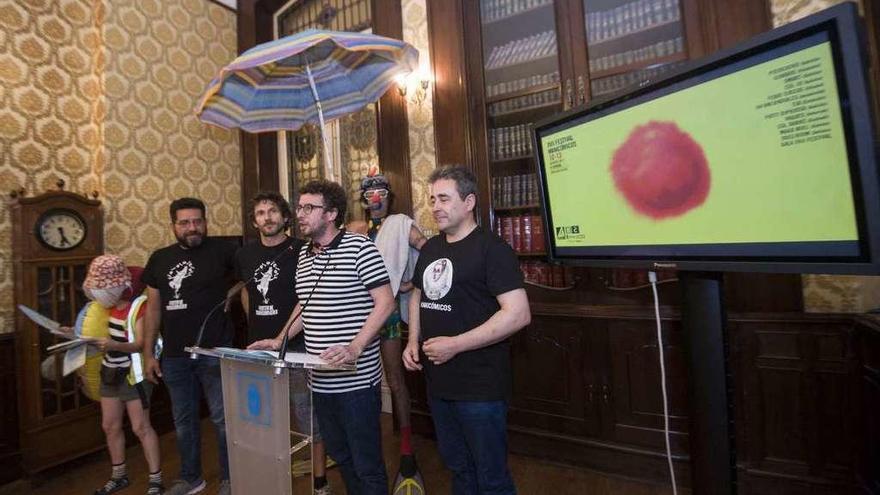 El edil de Culturas, José Manuel Sande, ayer en la presentación del Festival Manicómicos.