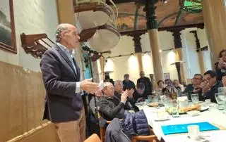 Camps aviva el debate del relevo de Mazón al pedir un congreso este año