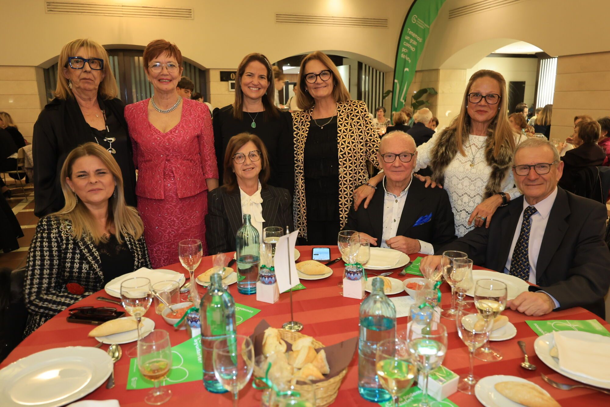 La AECC rinde homenaje al voluntariado en su tradicional cena solidaria