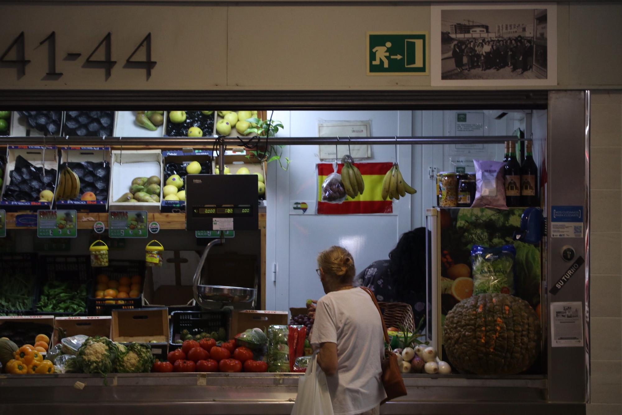 Exposición fotográfica de José Antonio Berrocal en el mercado del Carmen