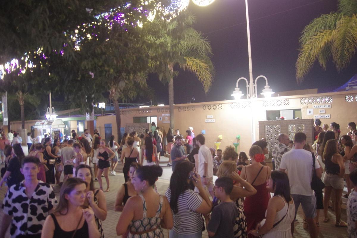 Lleno en el Real la primera noche de la Feria de Málaga 2025