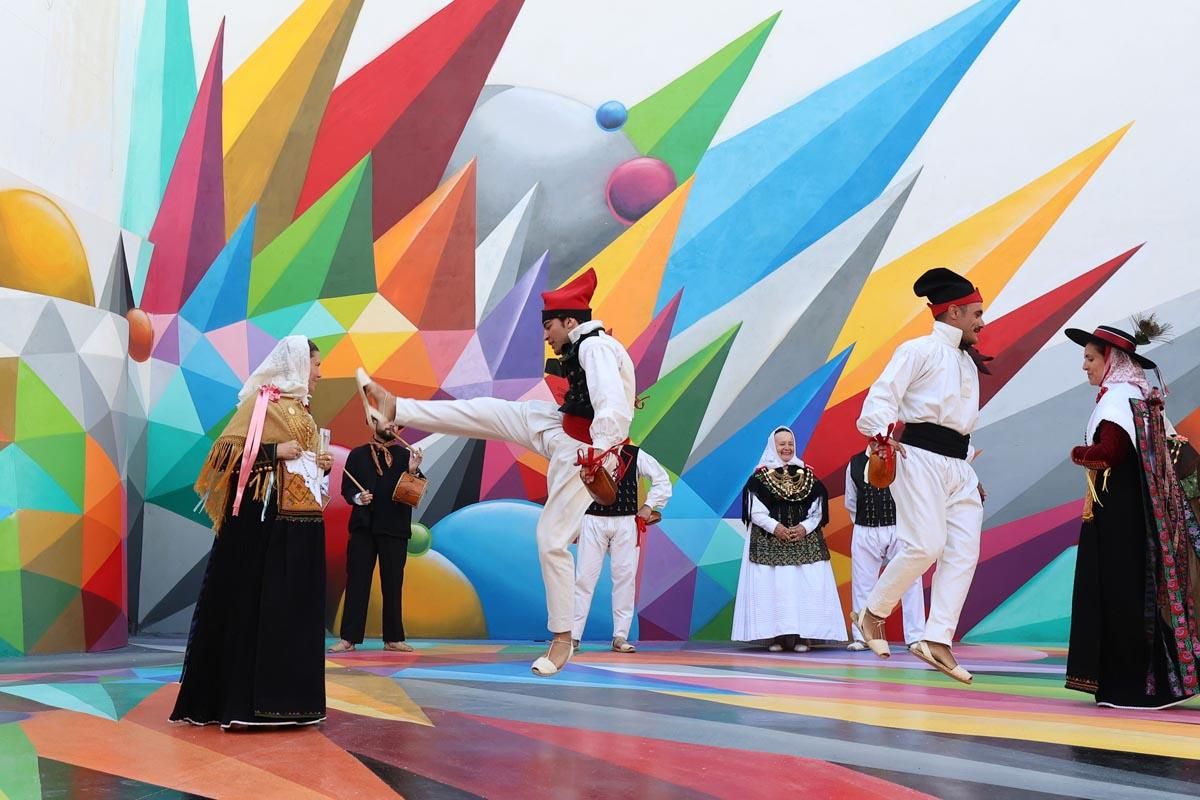 Galería: Todas las imágenes de la inauguración del mural de Okuda en Sant Antoni