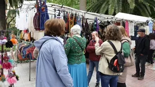 El comercio critica la venta de "falsificaciones" en el mercadillo de Womad en Cáceres
