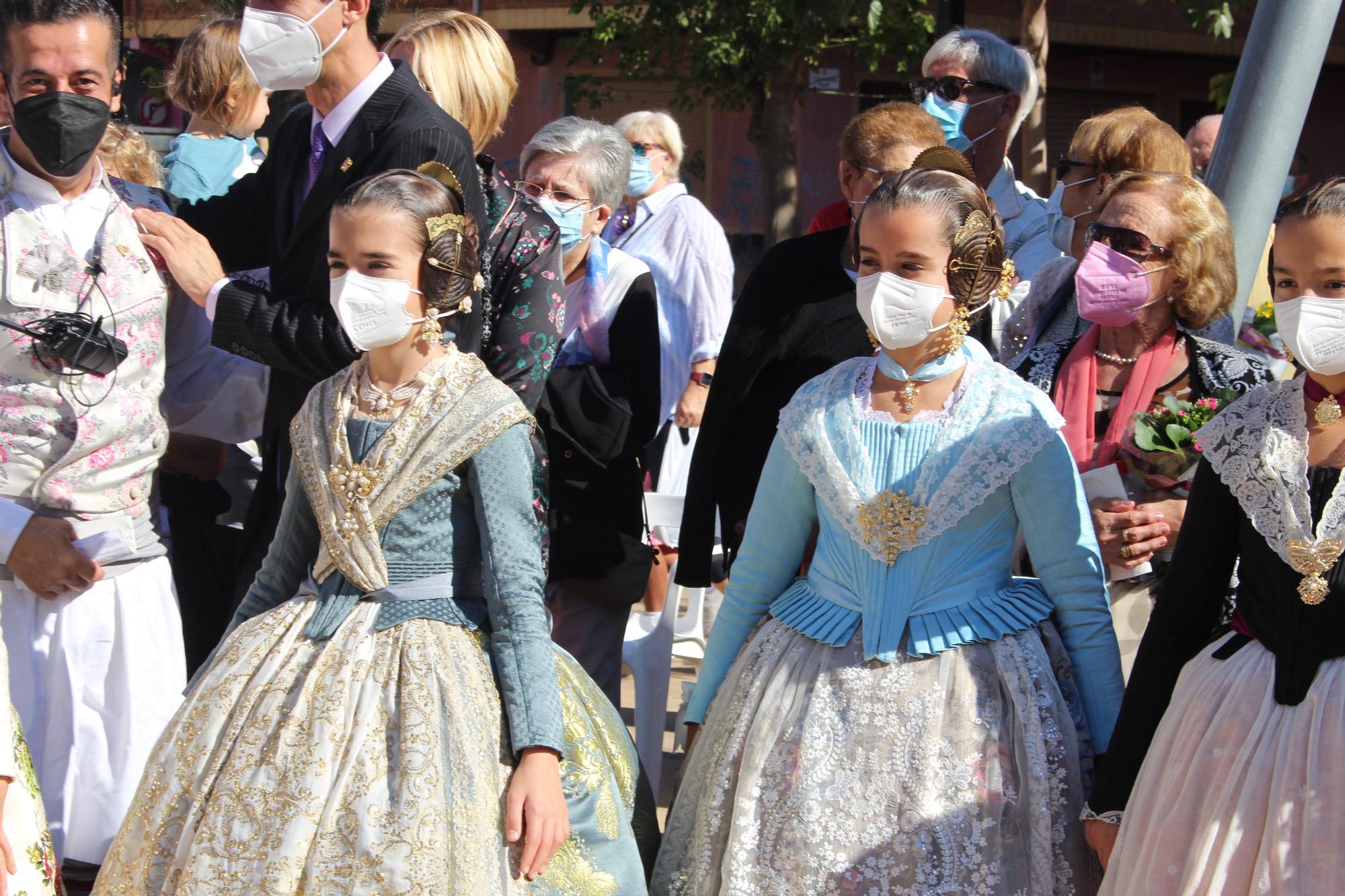 Carmen, Nerea y las cortes acompañan a las fallas de Quart y Xirivella en la procesión de la Senyera