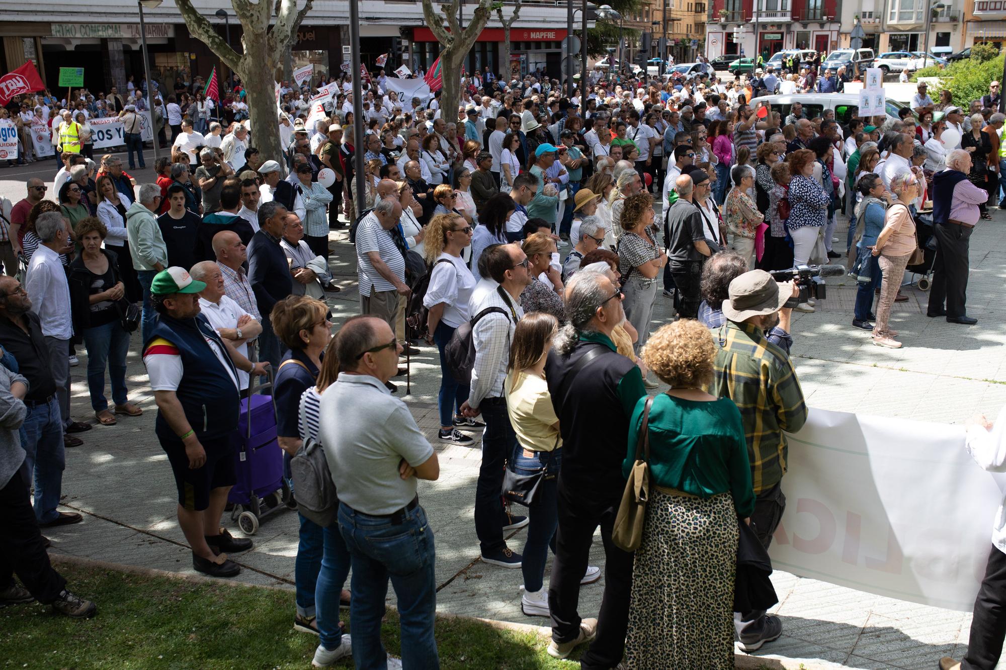 GALERÍA | Las imágenes de la manifestación por la sanidad en Zamora este sábado