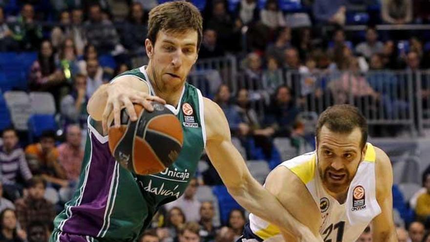 El Unicaja complica su permanencia en el Top-8.