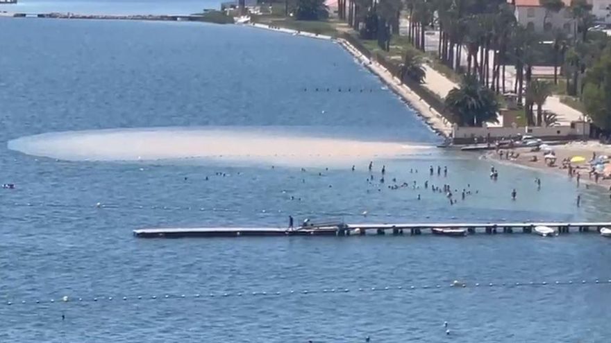 Imagen del vertido de agua potable en el Mar Menor