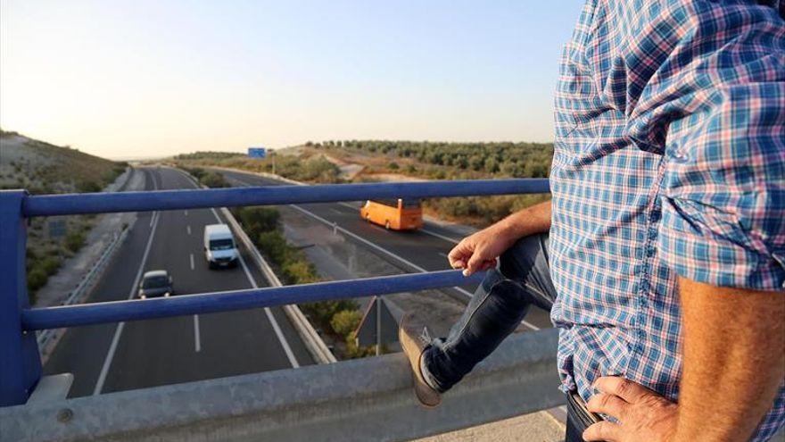 Vista de la A-45 desde uno de los puentes que la cruzan.