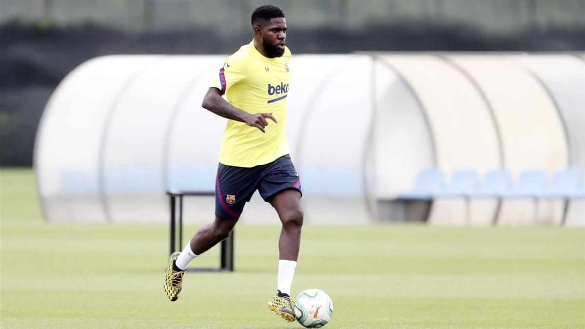 Umtiti, en el segundo entrenamiento del Barça en el que se lesionó muscularmente.