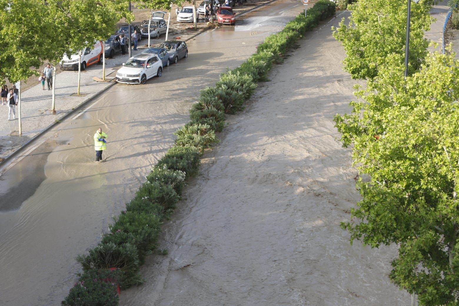EN IMÁGENES | Así están las calles de Zaragoza por el tormentón de lluvia y granizo