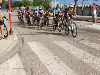 Ciclistas de las escuelas de Ontinyent y Aiacor suben al podio en el Trofeu d’Escoles de Sueca