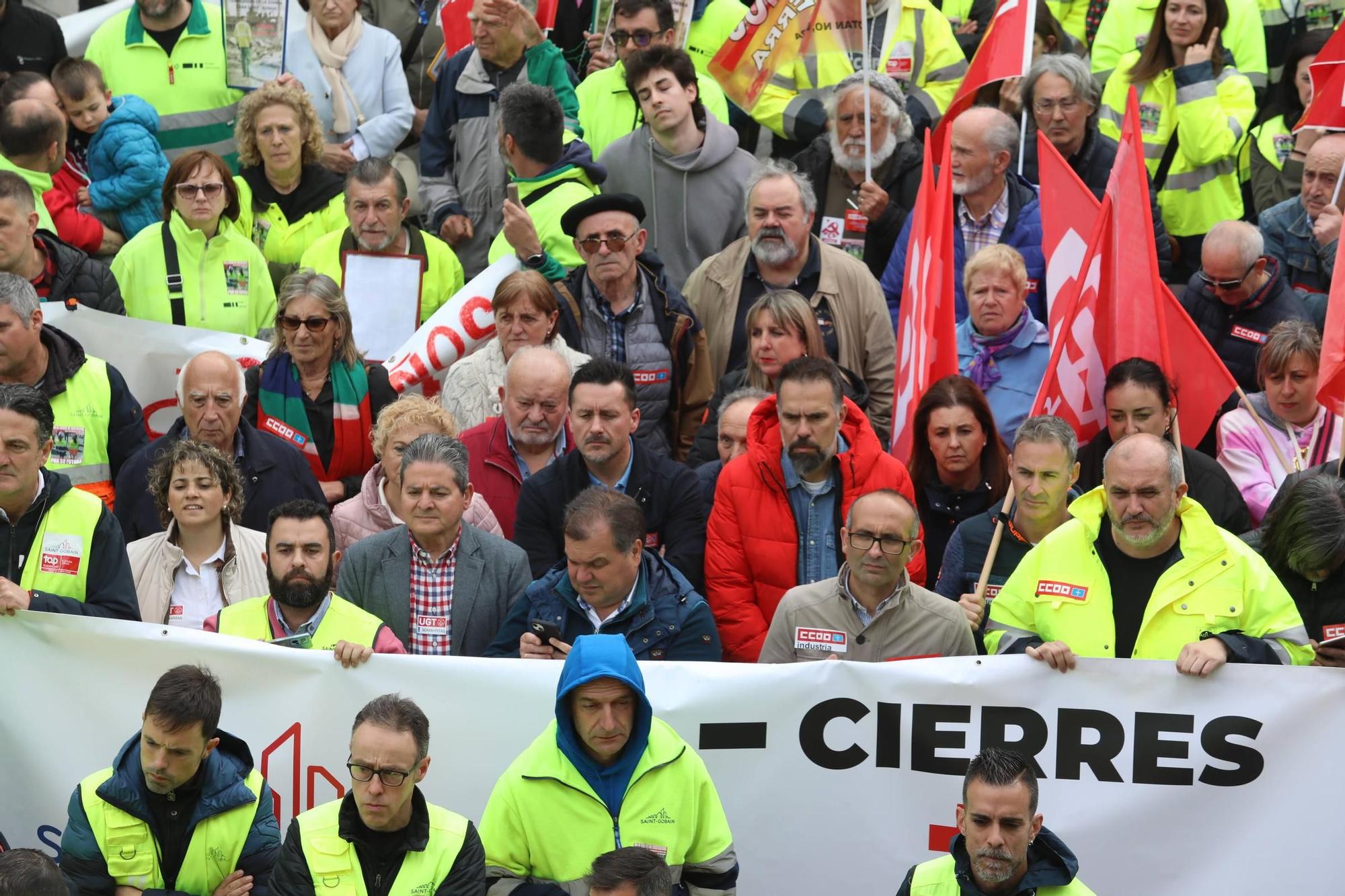 EN IMÁGENES: El avance de la protesta contra la cierre de Saint-Gobain en Avilés