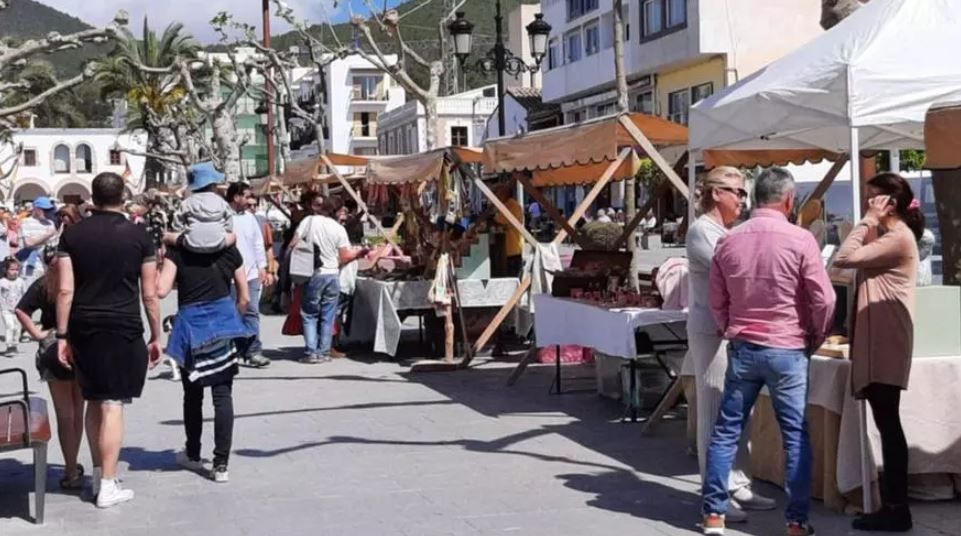 El mercado artesanal de la celebración del Día de la Tierra en una imagen de archivo