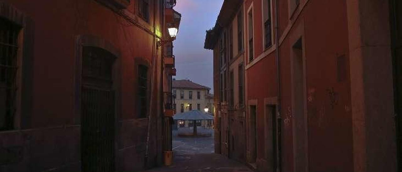 Zona de bares en el casco antiguo de Oviedo, ayer.