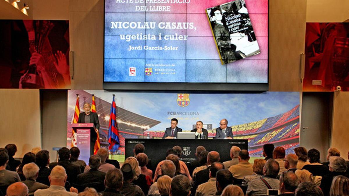El Auditori 1899 del FC Barcelona ha sido el marco en el que se ha presentado este viernes el libro 'Nicolau Casaus, ugetista i culer'