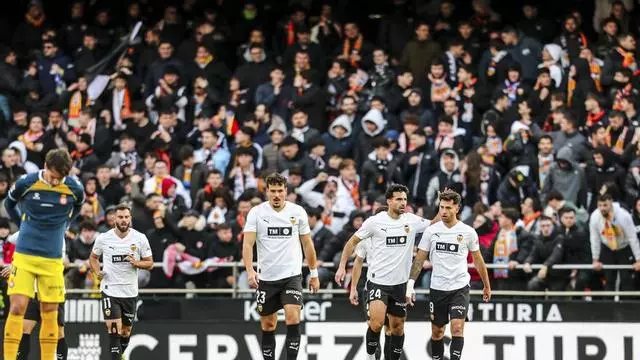 El Valencia consigue una victoria clave contra el RCD Espanyol que le permite alejarse de la zona de descenso