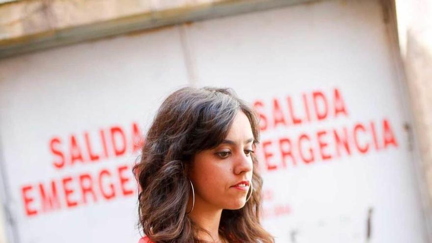 Sandra Lusquiños, vocalista de &quot;Alexandra in Grey&quot;.