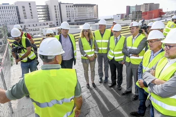 25-09-19 LAS PALMAS DE GRAN CANARIA. AVENIDA BLAS CABRERA FELIPE. LAS PALMAS DE GRAN CANARIA. METROGUAGUA. MetroGuagua en Blas Cabrera Felipe. El alcalde y concejales de la Corporación, realizan un recorrido por el tramo de MetroGuagua del Paseo Blas Cabrera Felipe. Fotos: Juan Castro.  | 25/09/2019 | Fotógrafo: Juan Carlos Castro