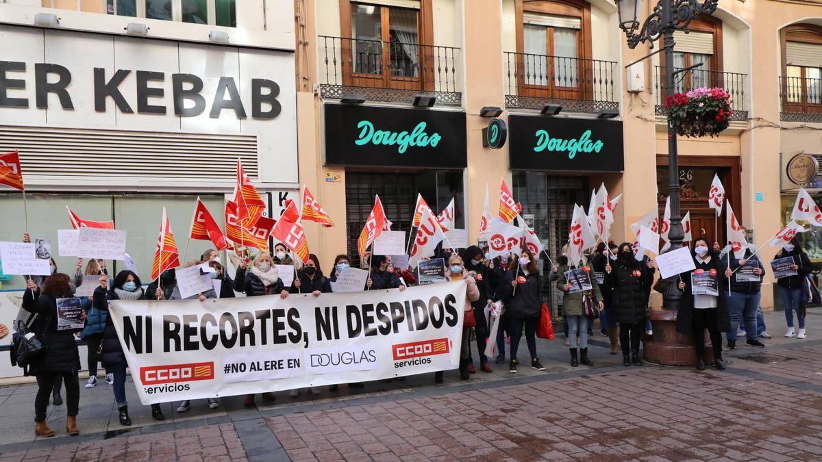 Protesta de los trabajadores de Douglas por los ere en 2021