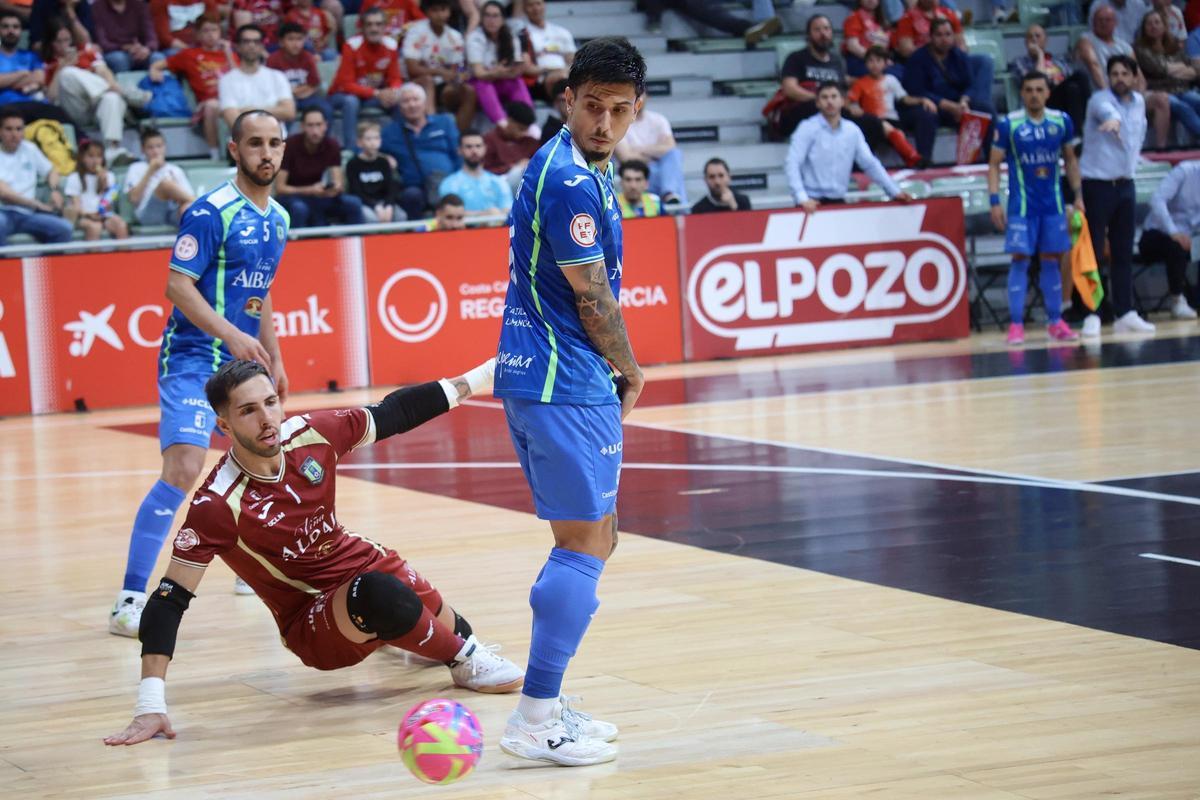 Las mejores imágenes del partido entre ElPozo y Valdepeñas