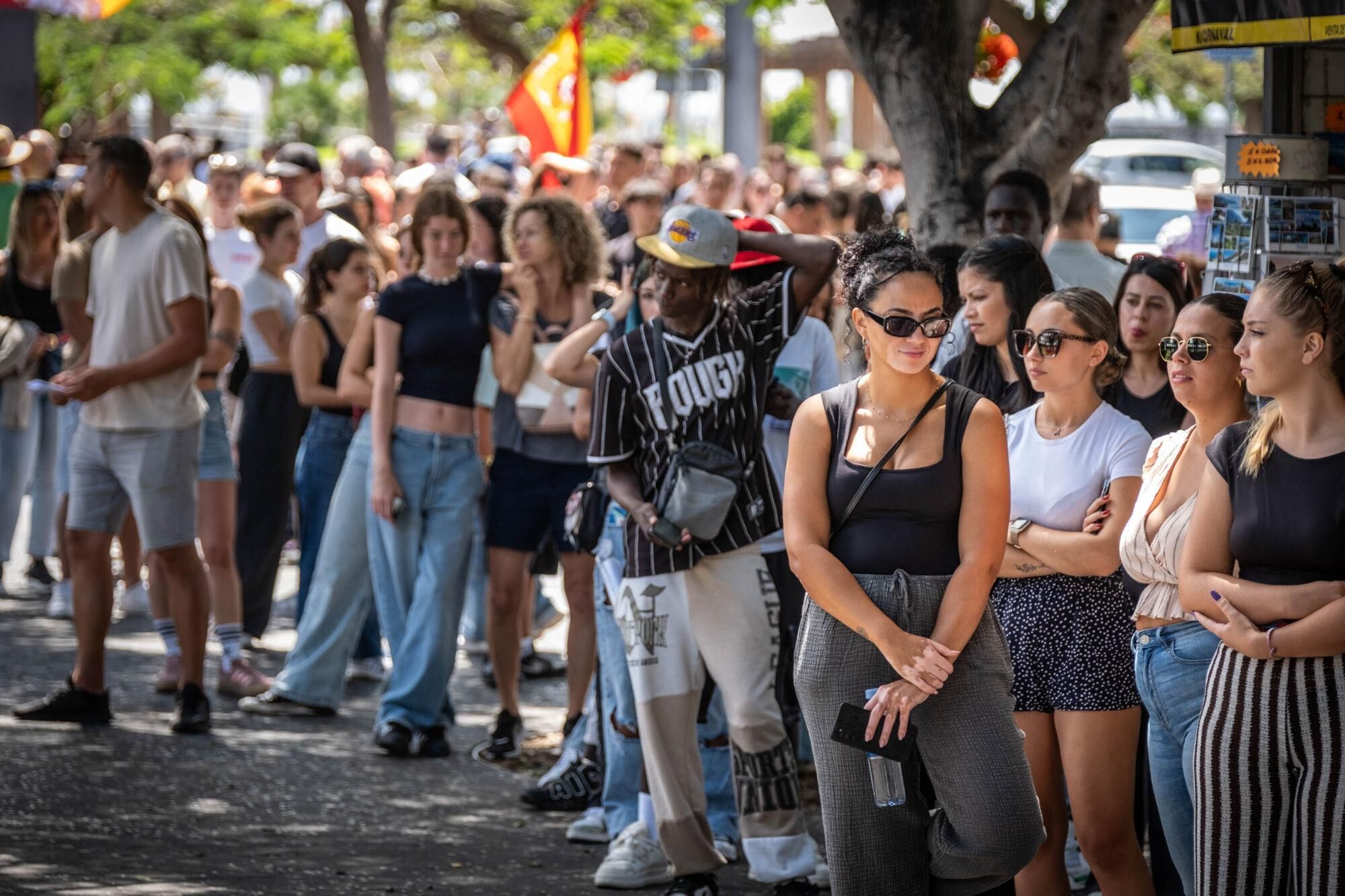 Casting multitudinario y especia  para reclutar 500 personas para el Cook Music Festival.