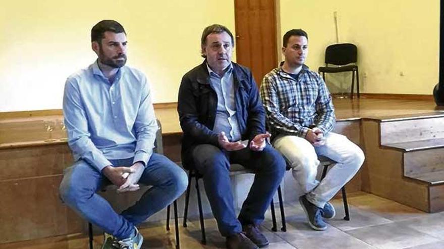 El alcalde y dos técnicos explicaron los cambios.