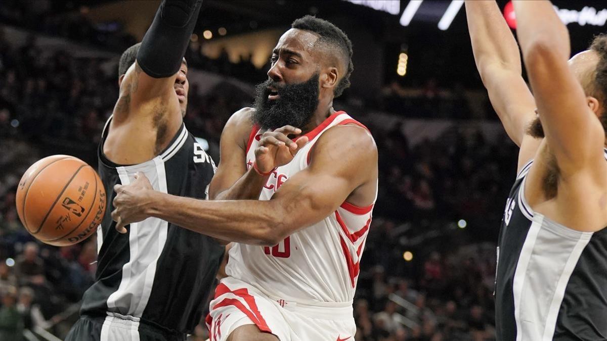 James Harden ya es un rey en la NBA.