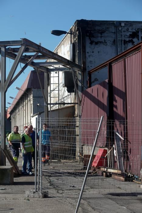 Estado de la vieja fábrica de hielo de Avilés tras en incendio