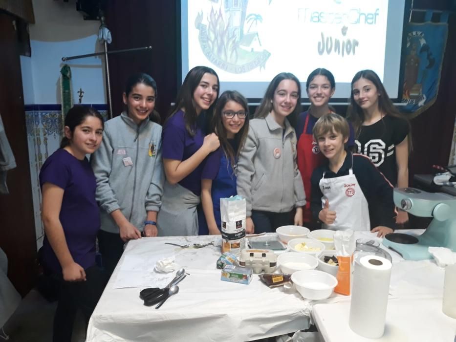 Izan, de Masterchef, hace un taller de cocina en la falla José María Bayarri, la de la fallera mayor infantil de València.