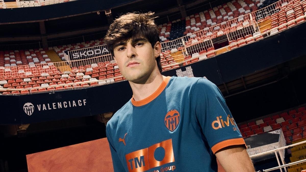 Así es la segunda equipación del Valencia CF