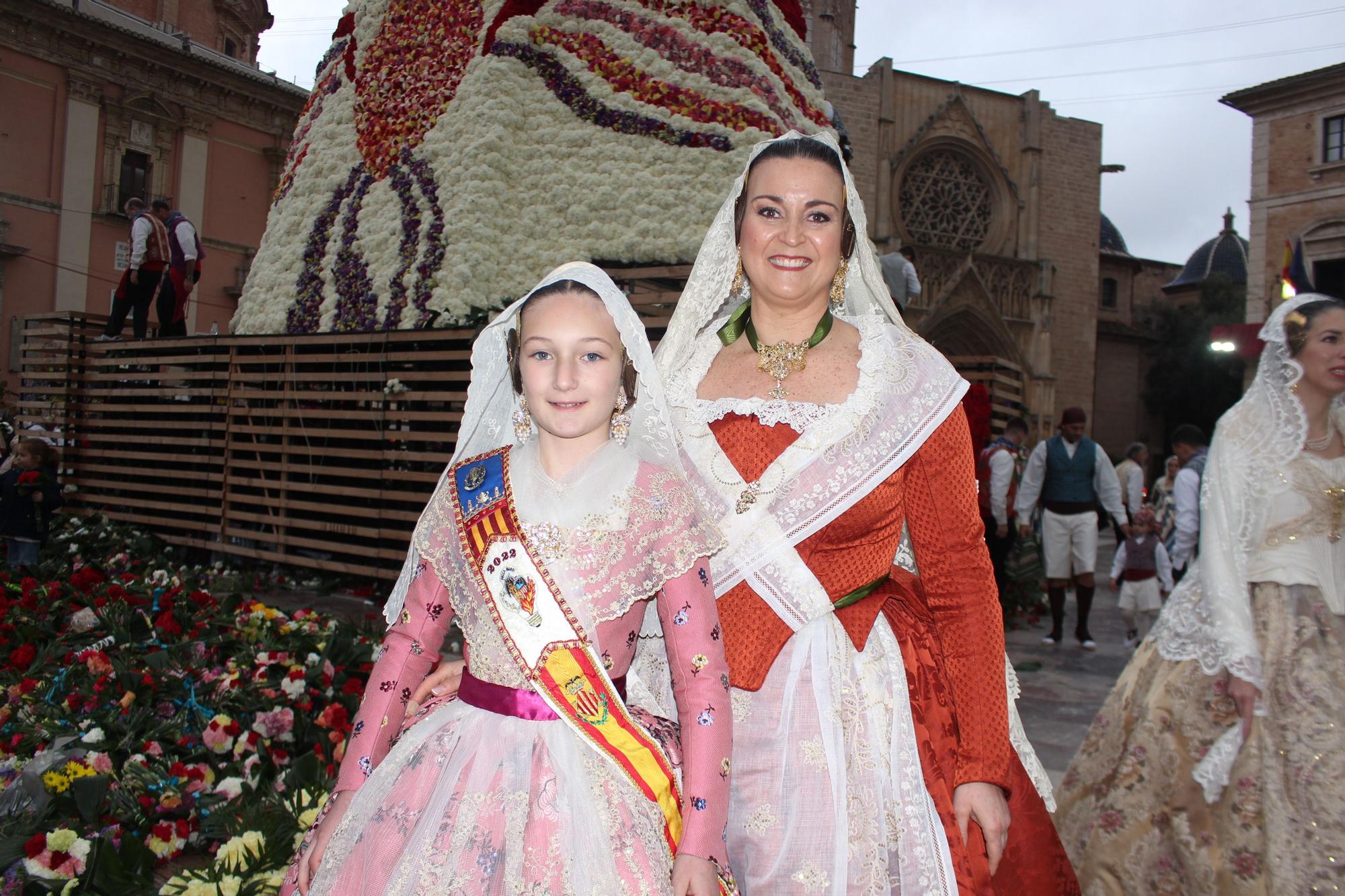 Galería de falleras ilustres en la Ofrenda de las Fallas 2022