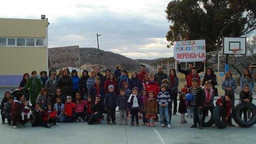 Monóvar. Padres y profesores defienden la escuela pública