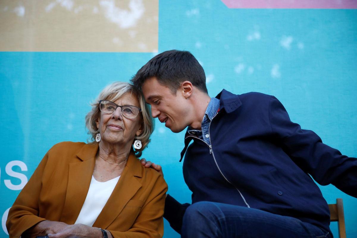 Manuela Carmena e Íñigo Errejón durante un acto de campaña de Más Madrid en 2019.