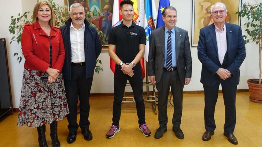 Johannes Li, de vuelta al mundo a vela con asperger, en Vigo