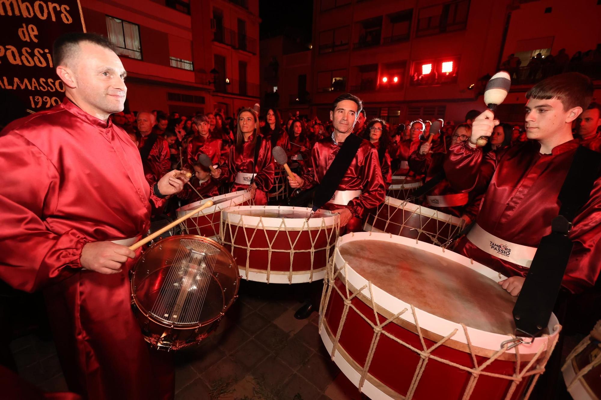 Las imágenes de la rompida de la hora en Almassora con Marcelino como protagonista