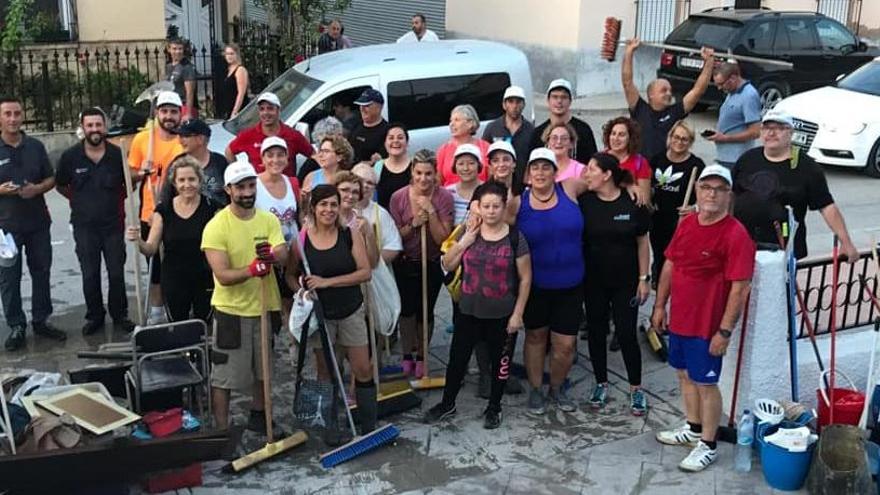 Los voluntarios de Sax que acudieron el miércoles a Molins