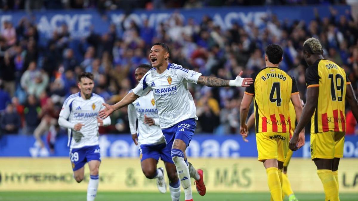 Kervin Arriaga celebra el gol que anotó en el derbi ante el Huesca.