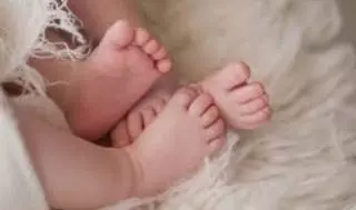 Aspe aprueba las ayudas anuales por parto-adopción y acogimientos dobles o múltiples