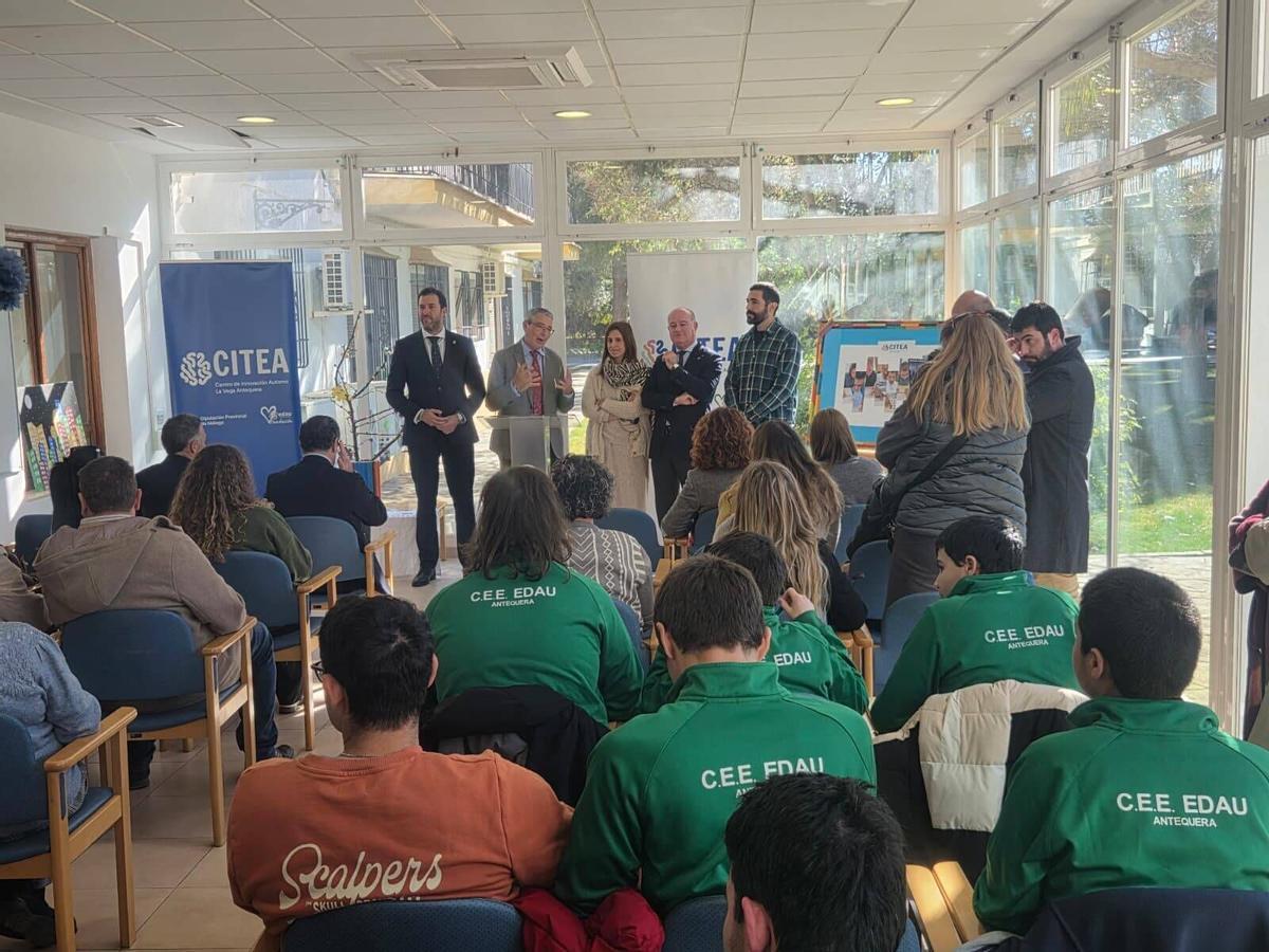 Autismo: entrega de las llaves del complejo de La Vega en Antequera