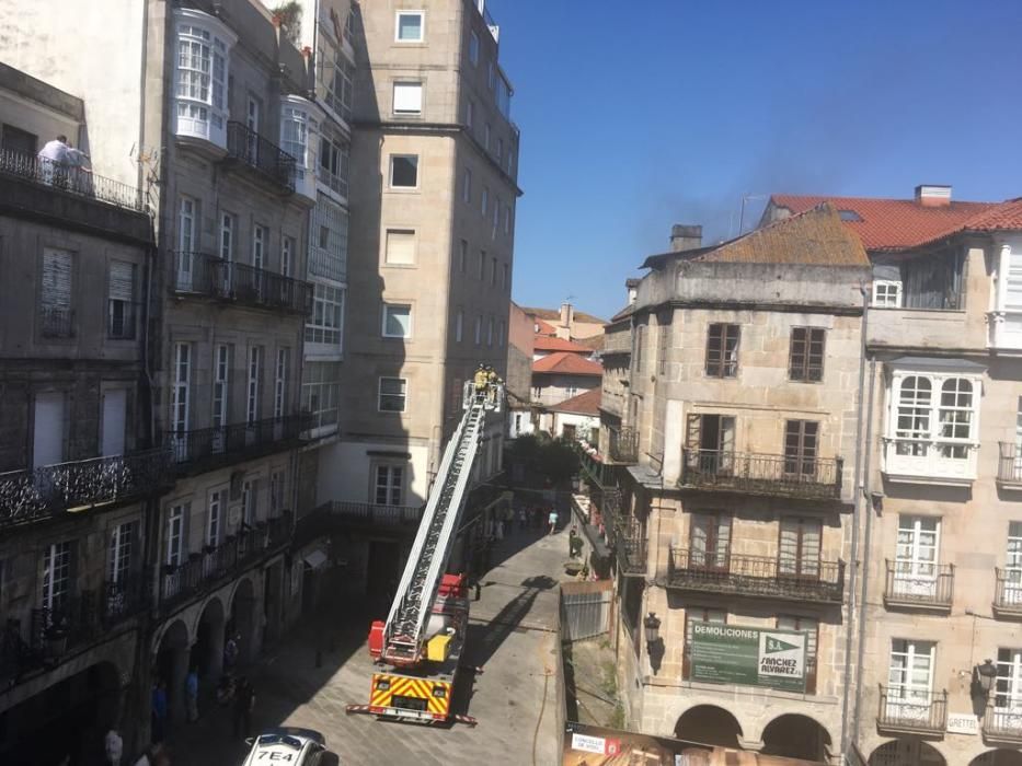 El incendio movilizó a Policía Local y Bomberos // FdV