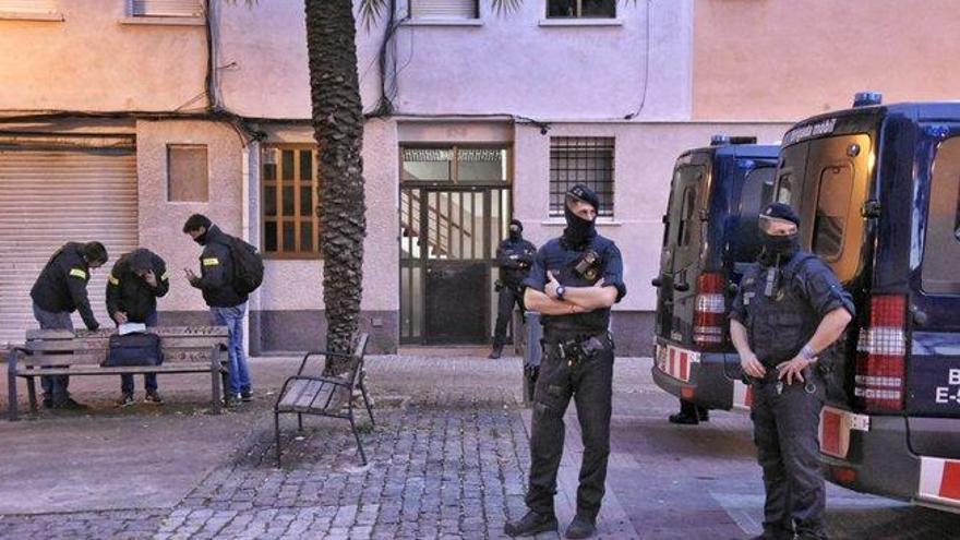 La banda de narcotraficantes desarticulada en Badalona facturaba unos  15.000 al día - El Periódico Mediterráneo