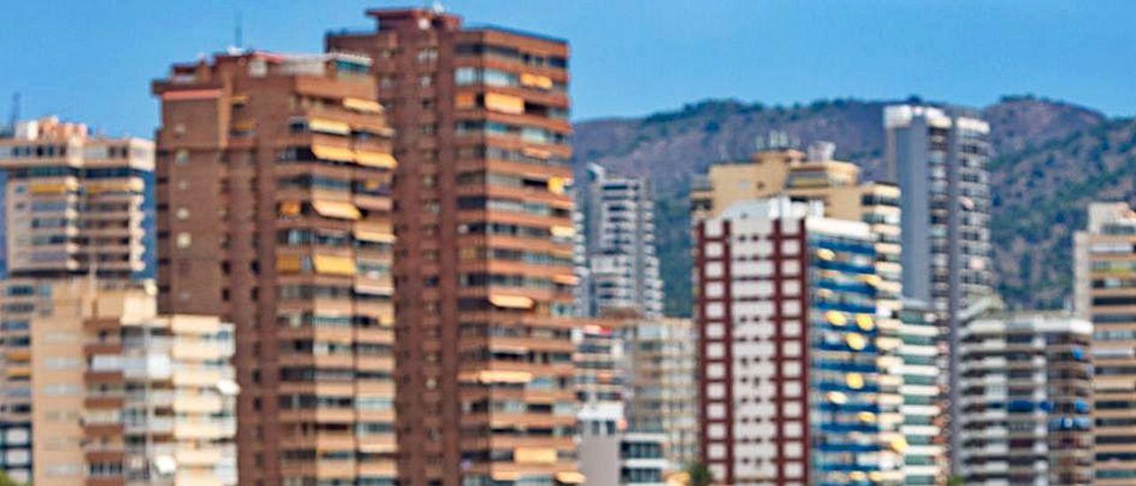 Uno de los 16 telescopios turísticos de Benidorm.